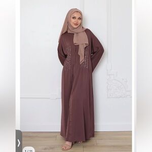 Elegant Brown Long-Sleeve Dress